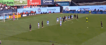 曼城首夺联赛杯冠军 瓜帅创历史五冠纪录