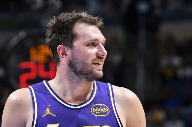 曼城首夺联赛杯冠军 瓜帅创历史五冠纪录