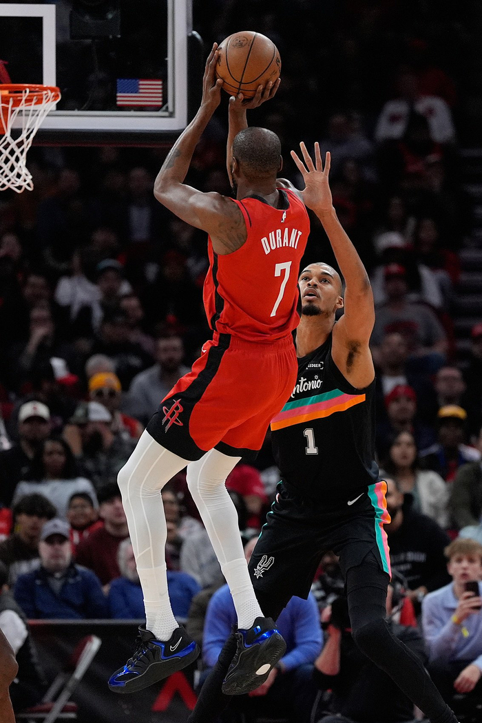 杜兰特逼近乔丹历史得分榜第五致敬传奇延续篮