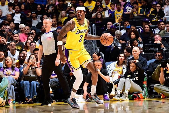 湖人轻取奇才三连胜 范德比尔特防守亮眼但进攻