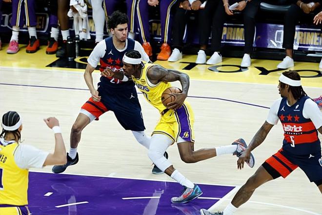 湖人轻取奇才三连胜 范德比尔特防守亮眼但进攻