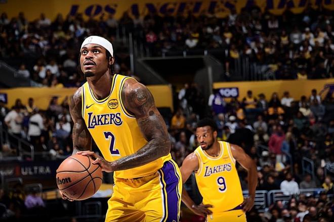 湖人轻取奇才三连胜 范德比尔特防守亮眼但进攻