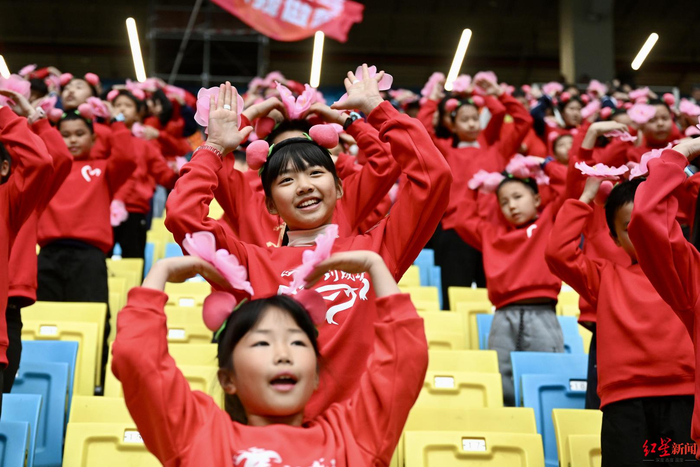 罗慕洛角球绝杀！成都蓉城力克青岛海牛两连胜