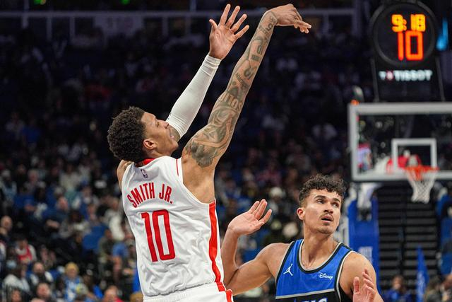 火箭季后赛首轮0比2落后湖人 攻防崩溃陷绝境